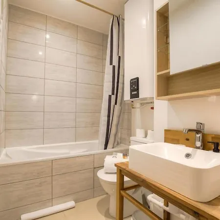 Avec Terrasse - Proche Berges Du Rhone Apartament *